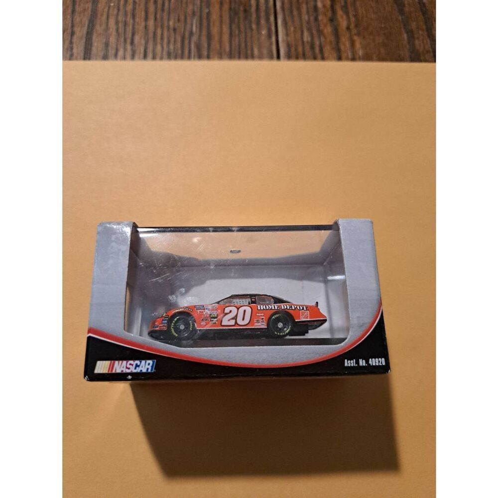 2006 Tony Stewart #20 Home Depot NASCAR Die-Cast 1:87 Winner’s Circle Race Car